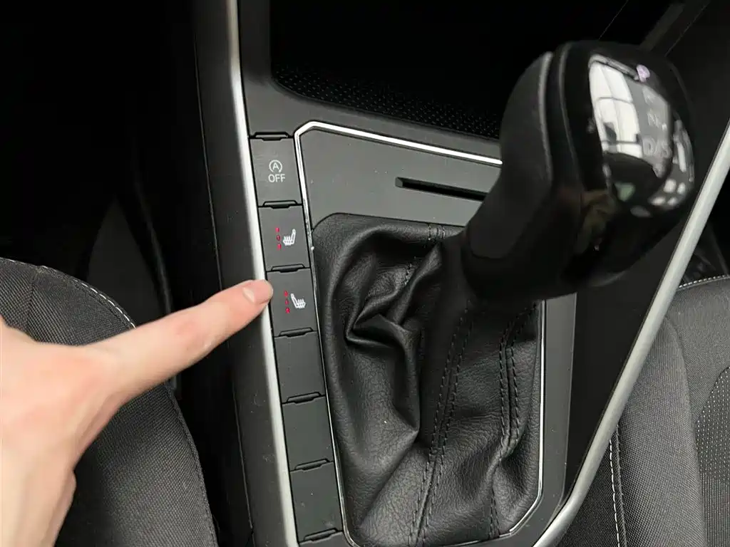 Volkswagen Polo 2021 Plus 1.5L Automatic Panorama Enjoyment Edition фото 22
