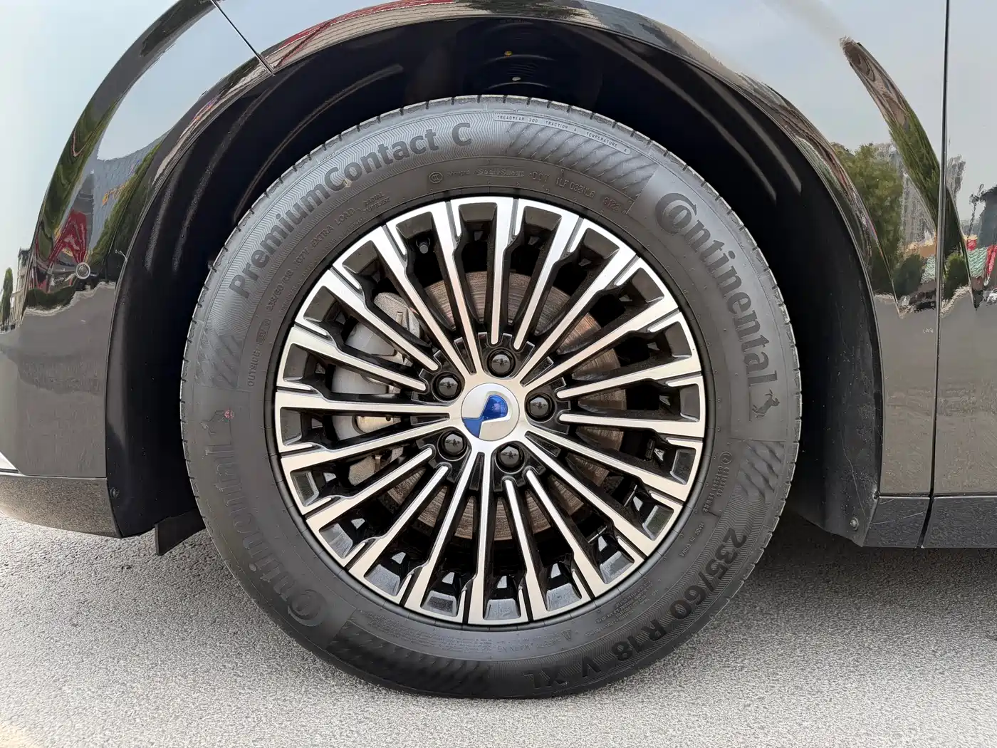 Denza D9 2022 DM-i 970 AWD Flagship фото 4