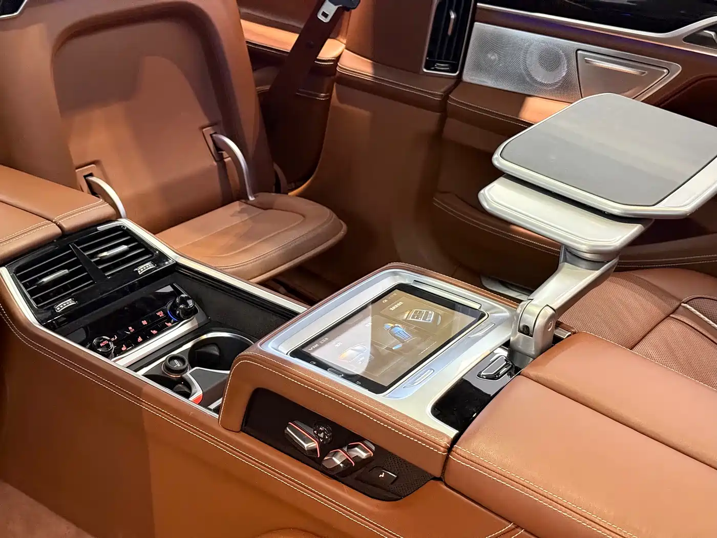 BMW 7 Series 2017 M760Li xDrive Excellence Luxury фото 11