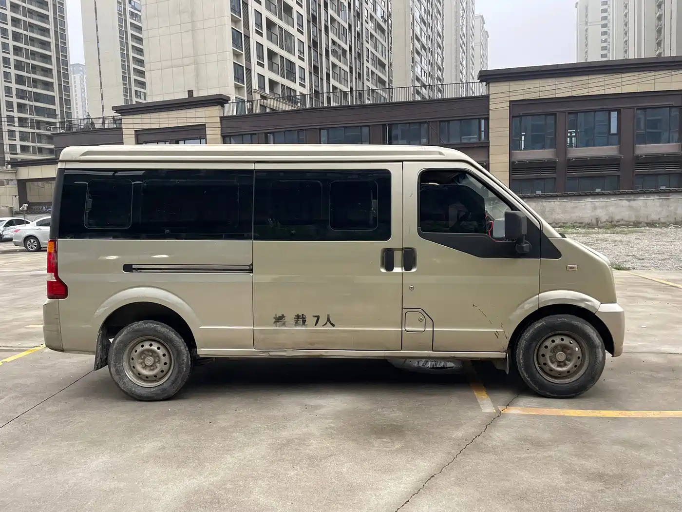 Dongfeng Xiaokang C37 2015 2015 1.5L Refined Classic II DK15-06