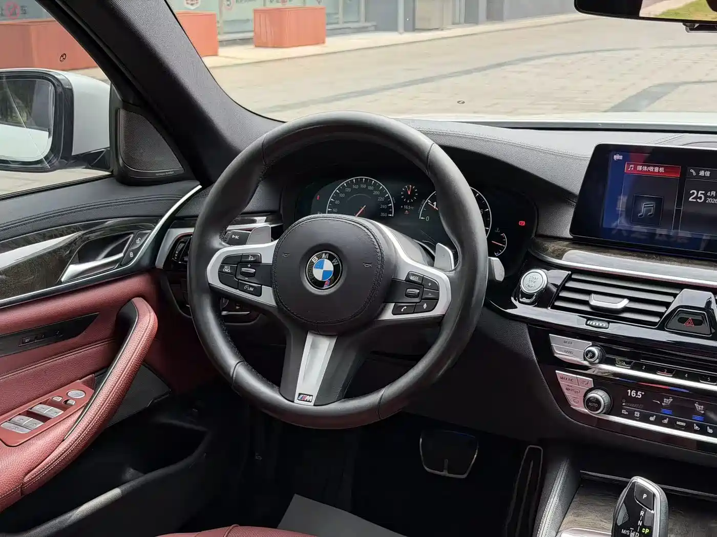BMW 5 Series 2019 530Li Premium M Sport Package фото 13