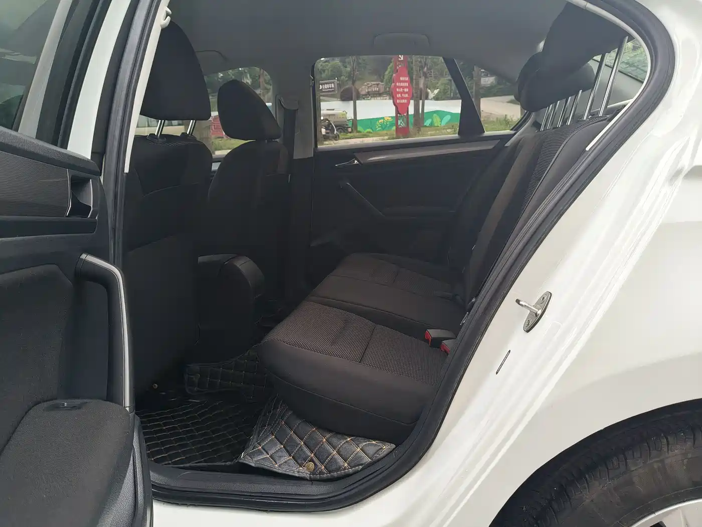 VOLKSWAGEN BORA
