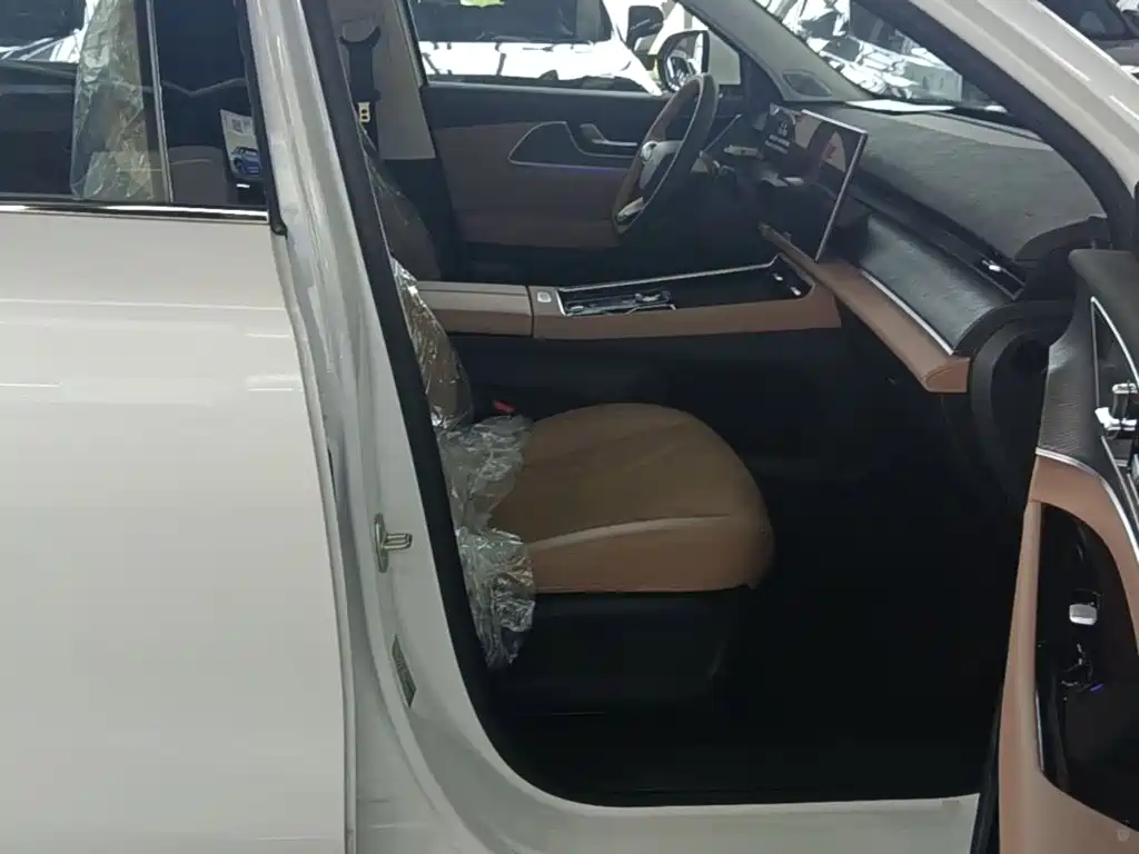 Chery Tiggo 8L 2026 2024 Model 2.0T 2WD Luxury 5-Seater