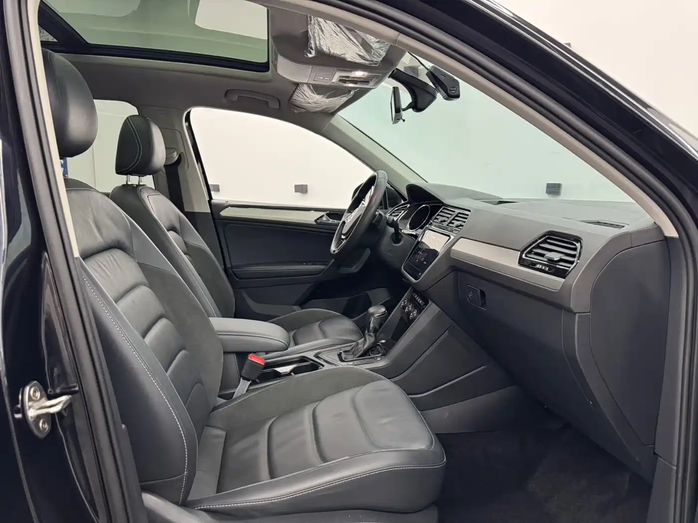 Volkswagen Tiguan L 2019 Facelift 330TSI Auto 2WD Panorama Comfort China VI фото 12