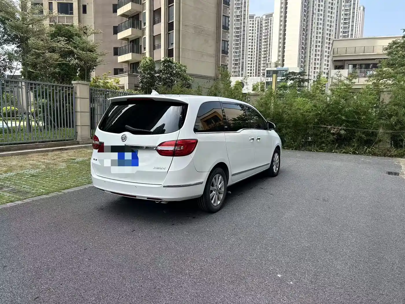 Buick GL8 2014 2.4L LT Luxury Business Executive фото 4