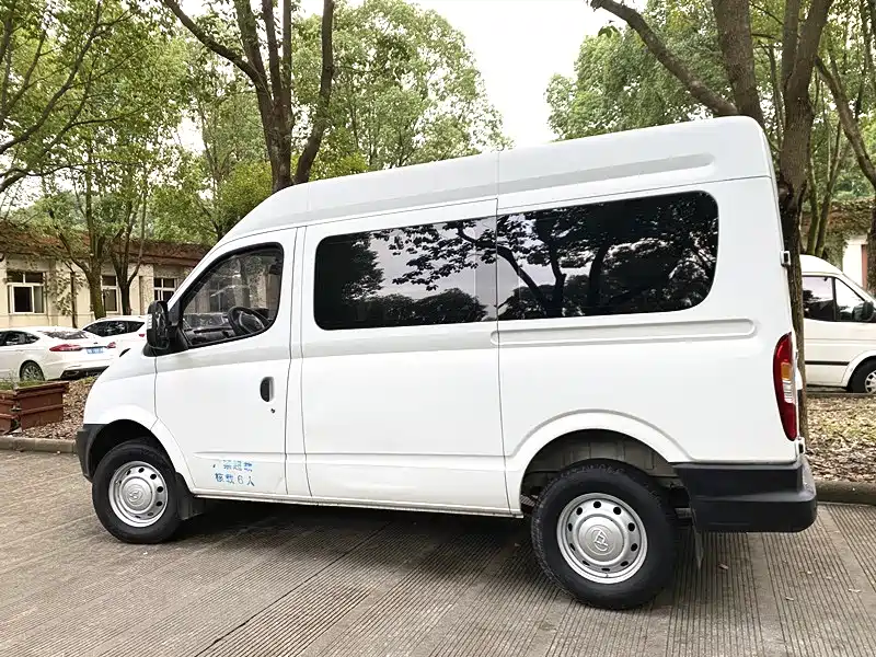 SAIC Maxus Xintu V80 2014 2.5T Aoyun Short Wheelbase Medium Roof фото 3