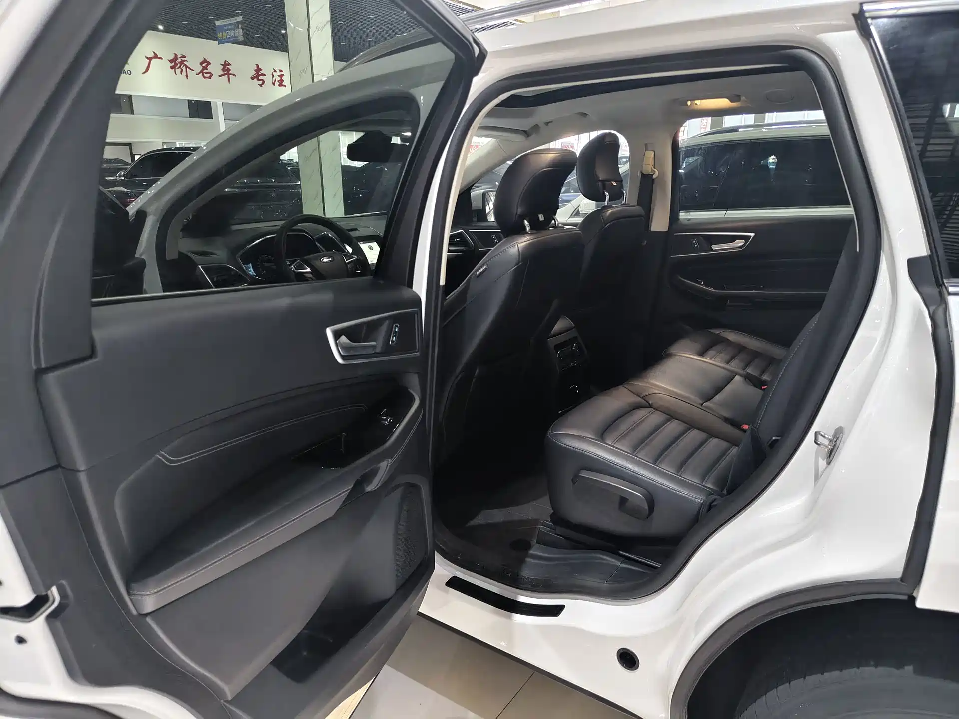 Фото 5 - Ford Edge