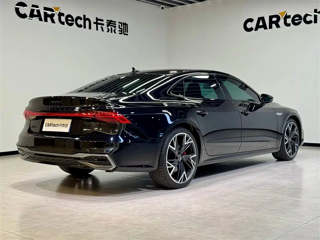 Audi A7L 2024 45 TFSI quattro Black Warrior Edition фото 4