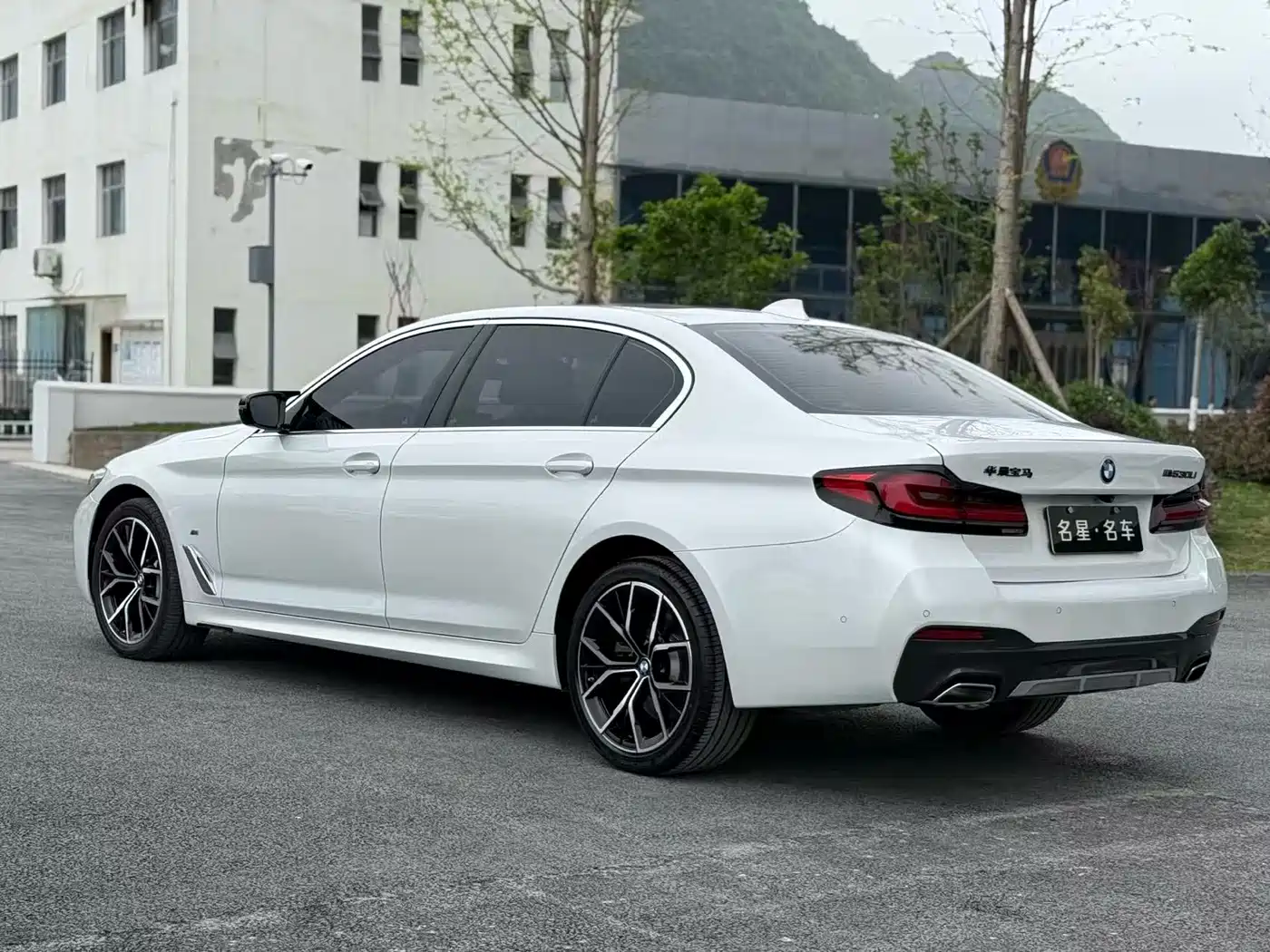 BMW 5 Series 2022 Model Third Facelift 530Li Premium M Sport Package фото 9