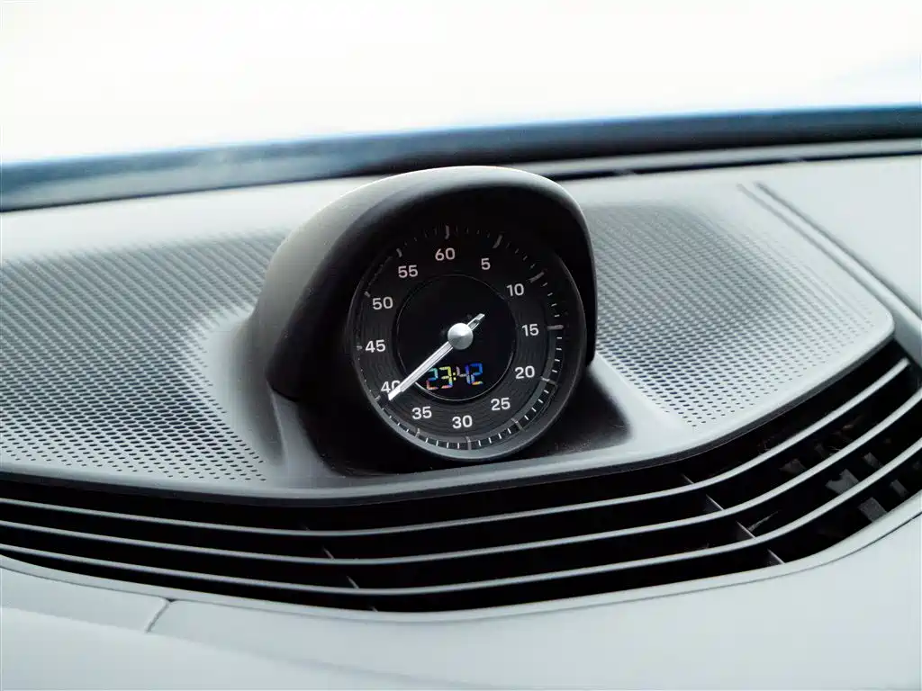 Porsche Taycan 2020 Taycan фото 24