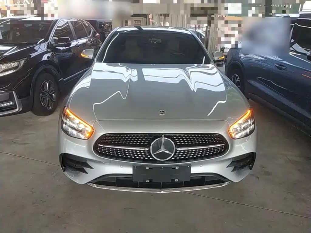 Photo 3 - Mercedes-Benz E-Class