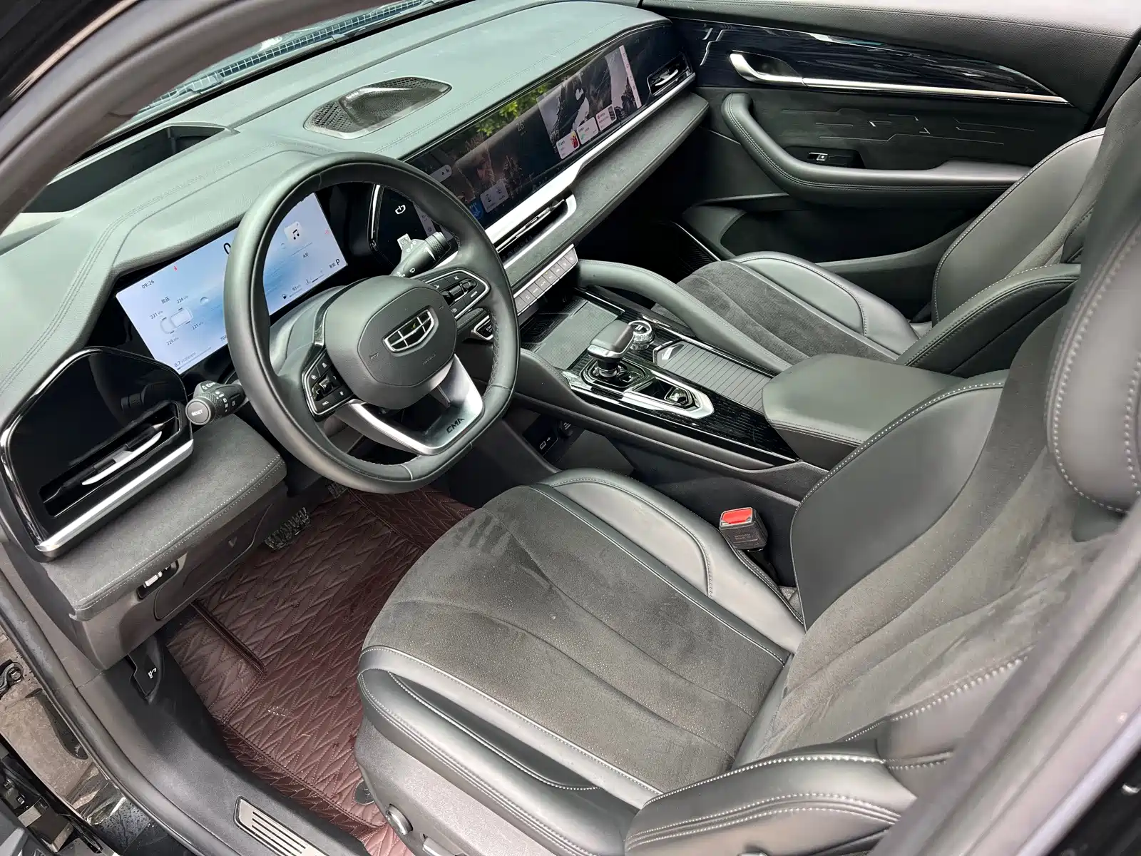 Фото 9 - Geely Monjaro
