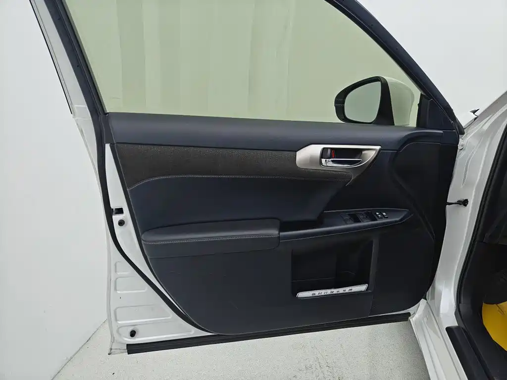 Lexus CT 2017 2014 CT200h Elite Monochrome