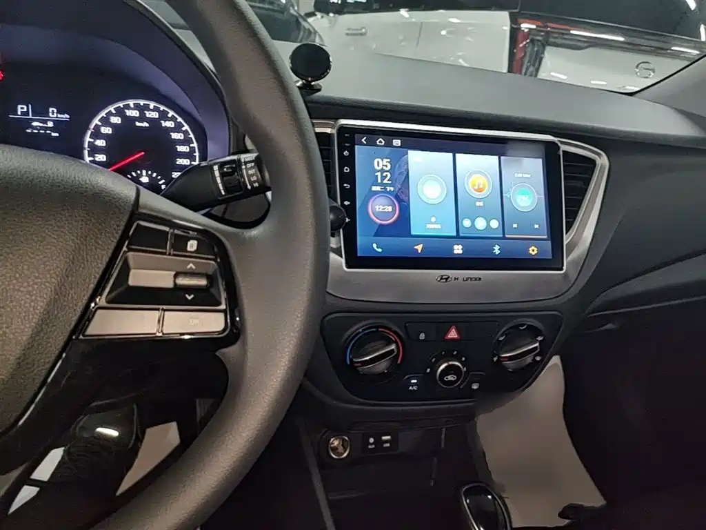 Hyundai Verna 2016 1.4L Automatic Cool Edition GLS фото 10