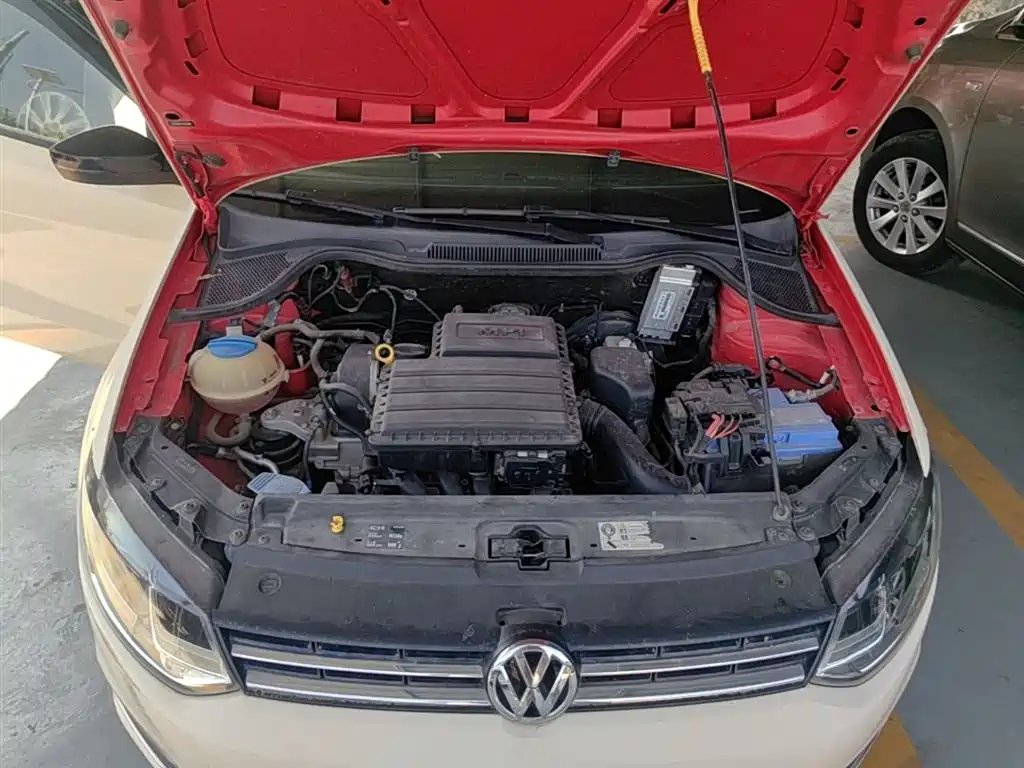Volkswagen Polo 2016 1.6L Automatic Luxury фото 20