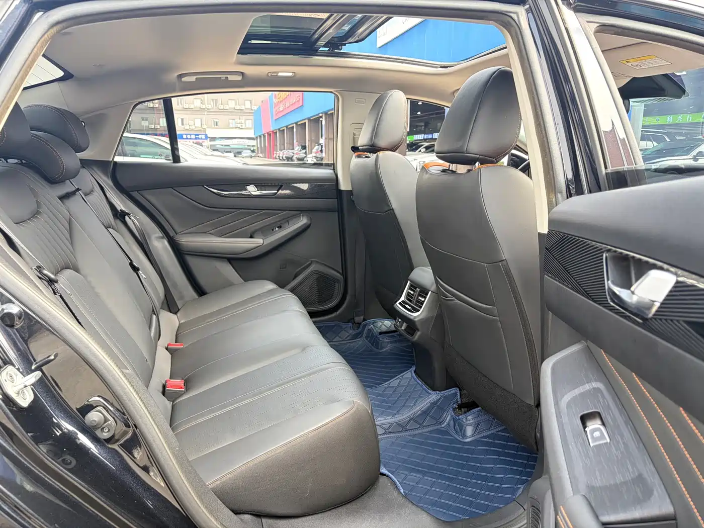 Dongfeng Aeolus Yixuan MAX 2022 2023 1.5T Ultra Stylish Dad Edition