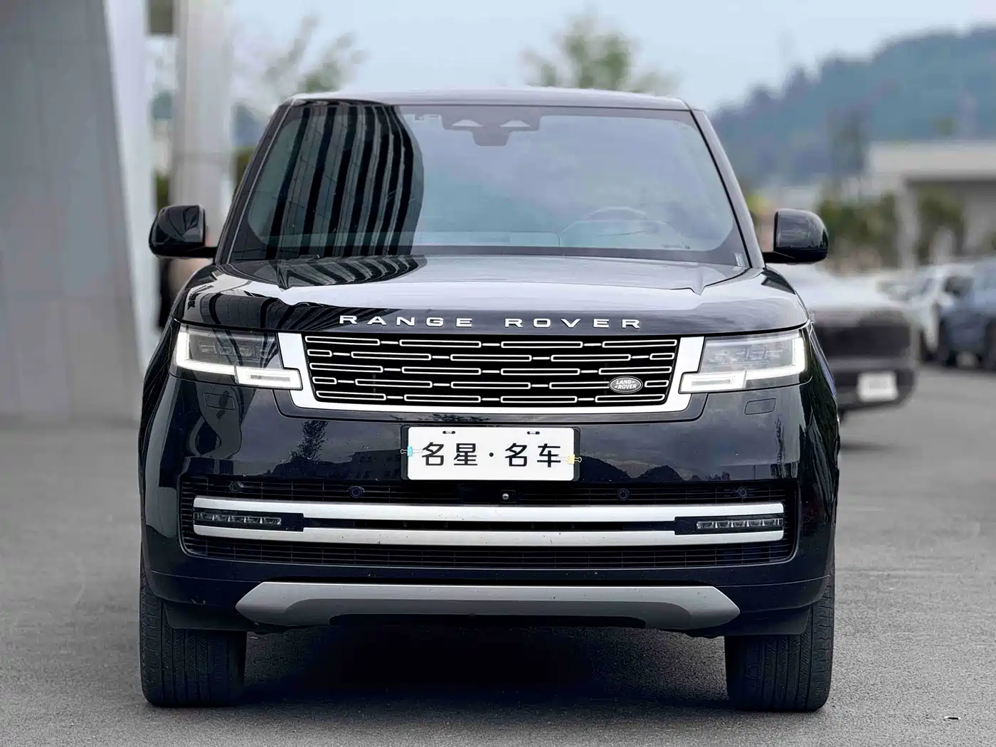 Land Rover Range Rover 2023 3.0 L6 400PS Genesis Extended Version фото 2