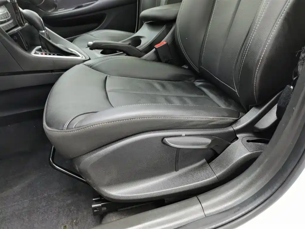 Buick Excelle 2019 18T Auto Connected Elite China VI фото 20