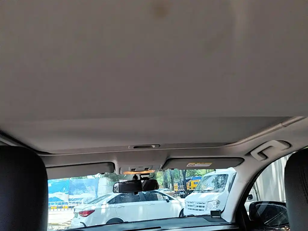 Toyota RAV4 Rongfang 2016 2.0L CVT 2WD Trend (China V) фото 18