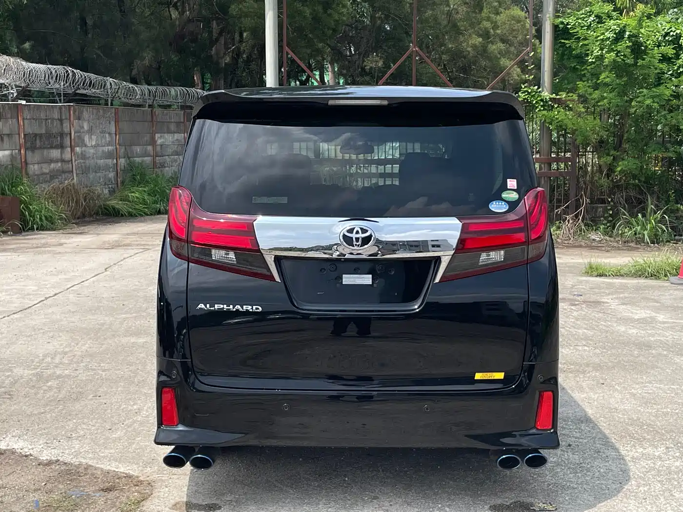 Toyota Alphard фото 5