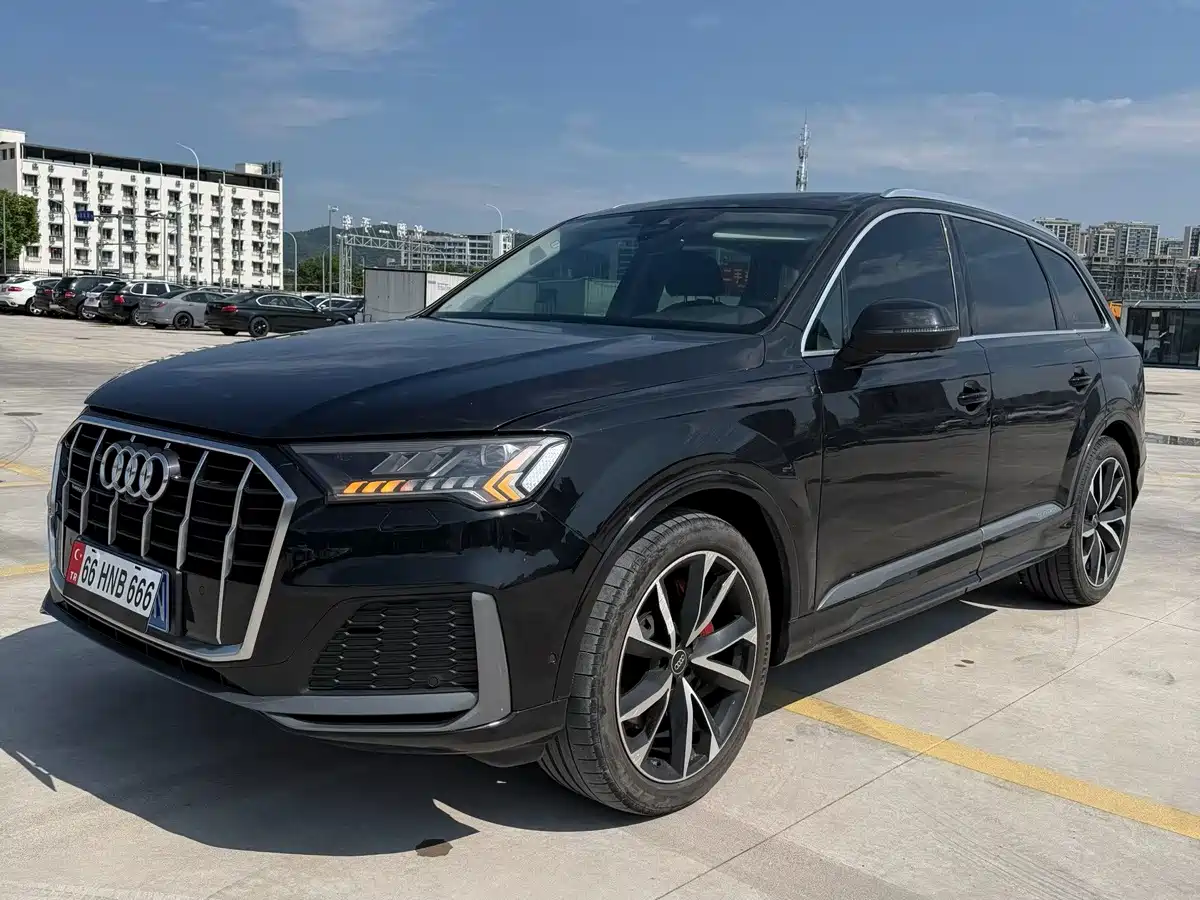 Photo 1 - Audi Q7