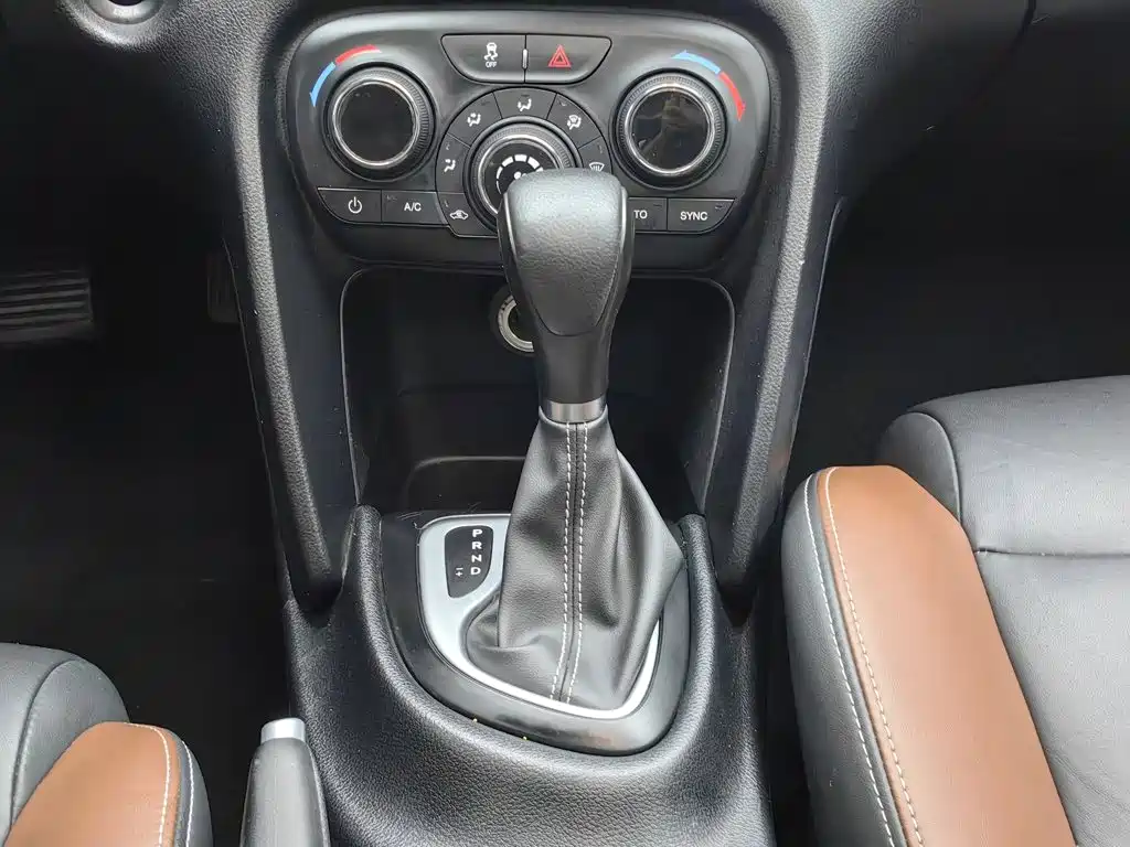 Fiat Viaggio 2016 2015 1.4T Auto Sport Edition