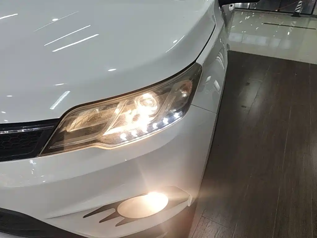 Soueast DX3 2017 2016 1.5T CVT Luxury