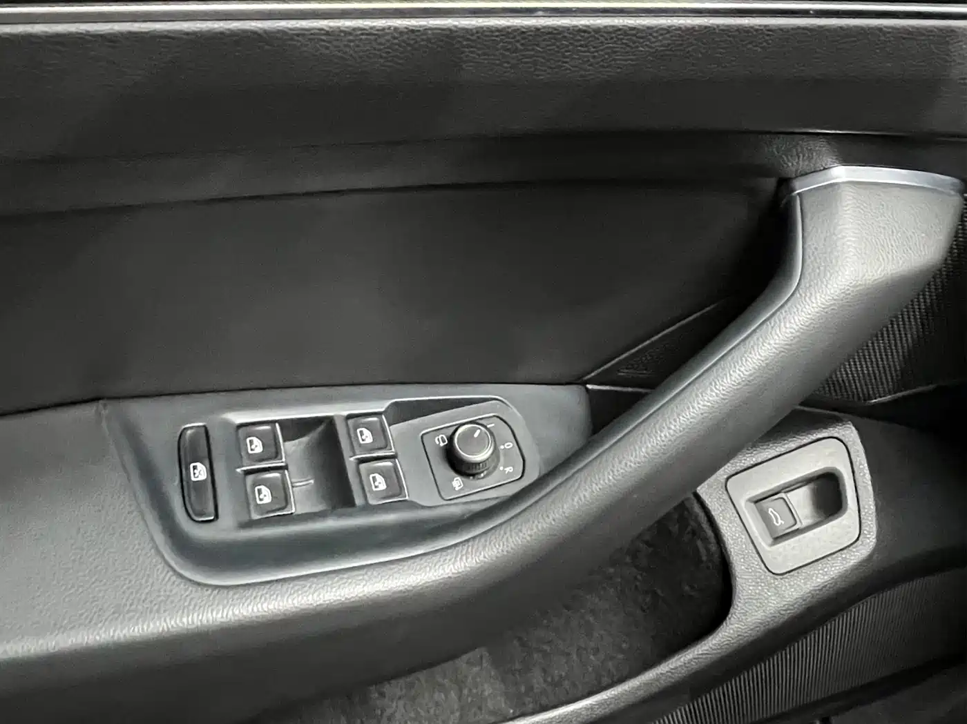 Volkswagen Magotan 2020 330TSI DSG Luxury фото 17