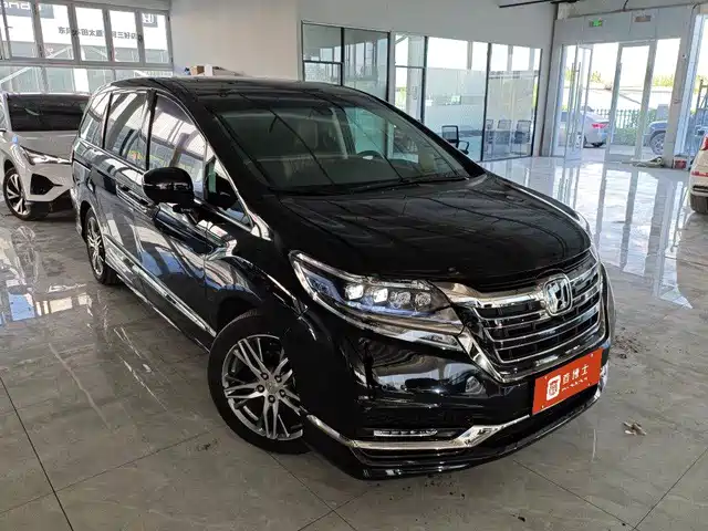 Honda Elysion 2019 2.0L Hybrid Supreme Edition — фото 4