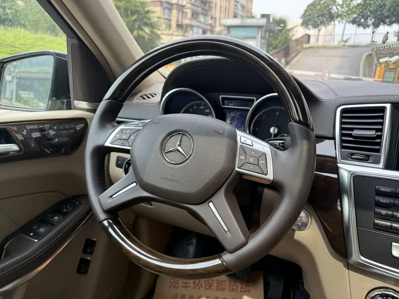 Mercedes-Benz GL-Class фото 9