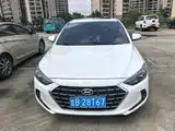 Фото 2 - Hyundai Elantra