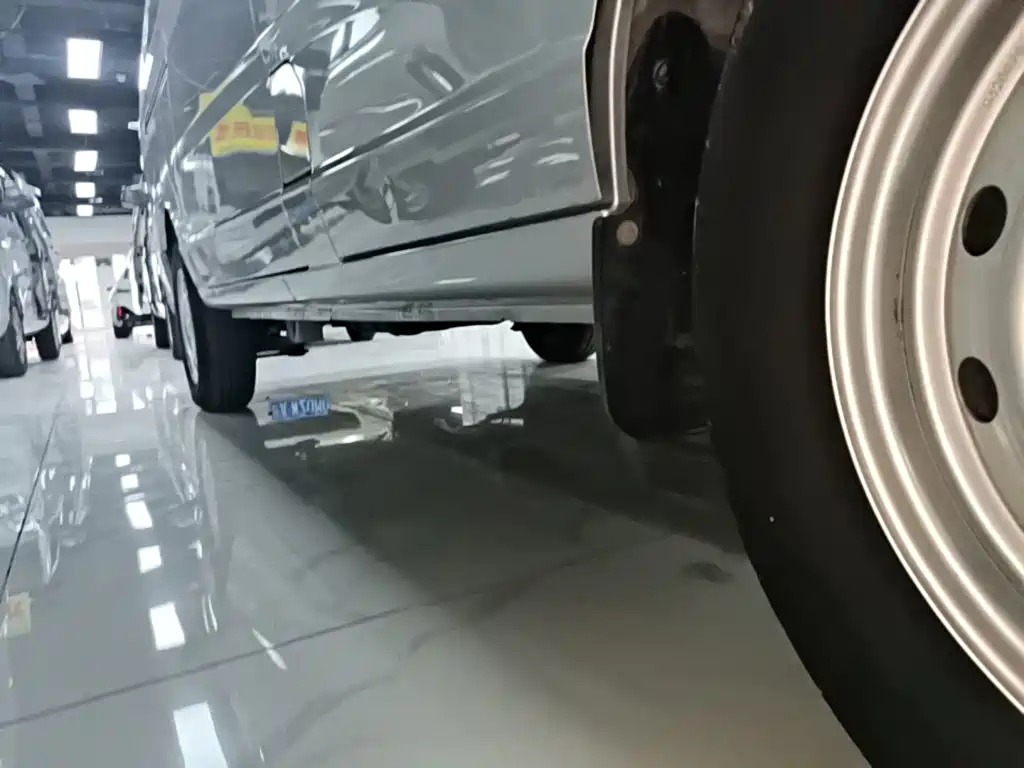 Wuling Motors Wuling Rongguang S 2021 2021 Model 1.2L Basic 5-Seater LSI
