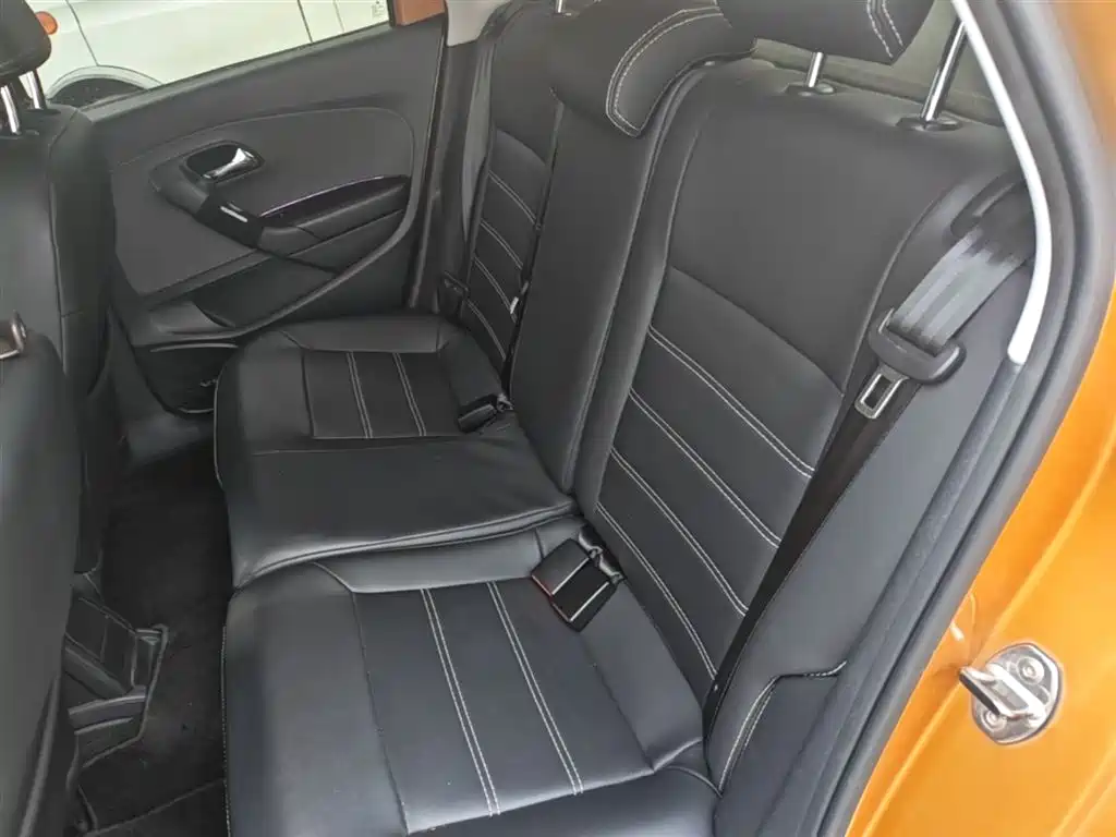 Volkswagen Polo 2018 1.5L Cross Polo Auto фото 17