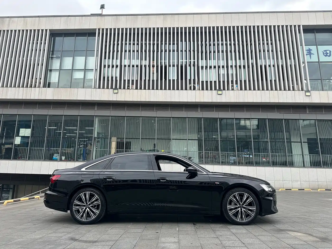 Audi A6L 2022 45 TFSI quattro Premium Dynamic фото 7