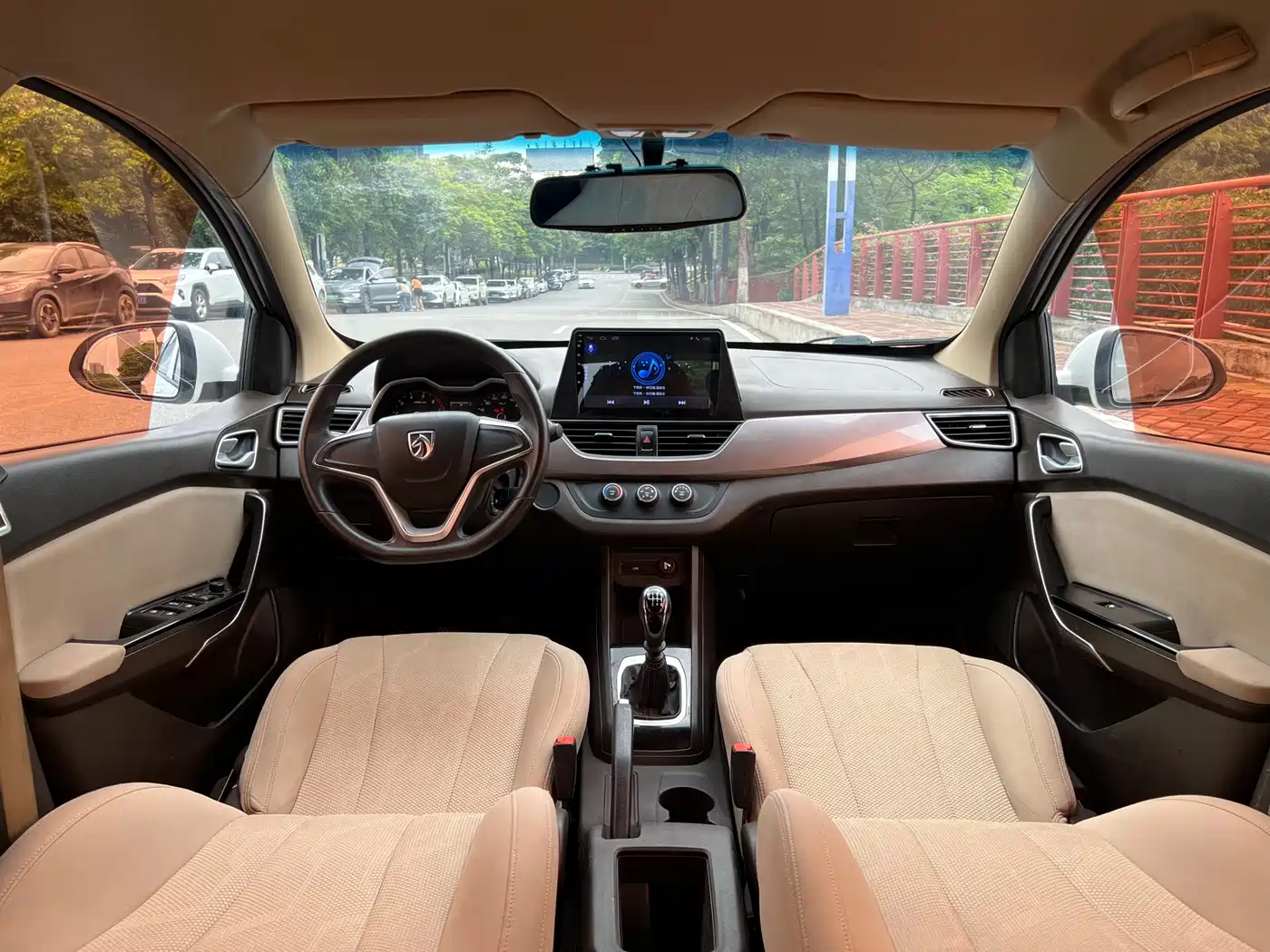 Baojun 310W 2018 2017 1.5L Manual Comfort China V