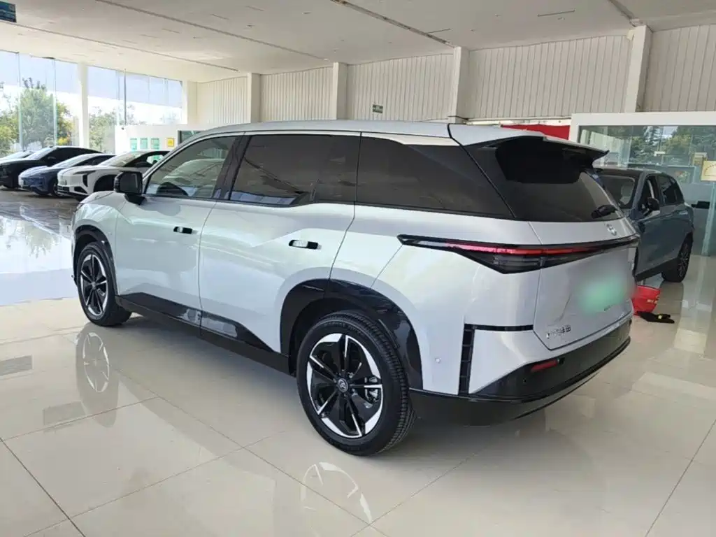 Фото 5 - Toyota bZ3X