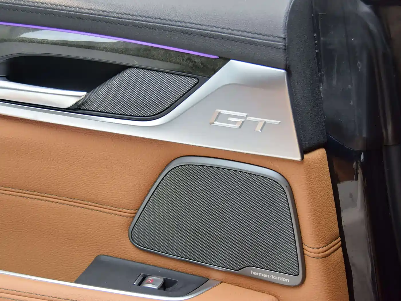 BMW 6 Series GT 2019 630i M Sport Package фото 10