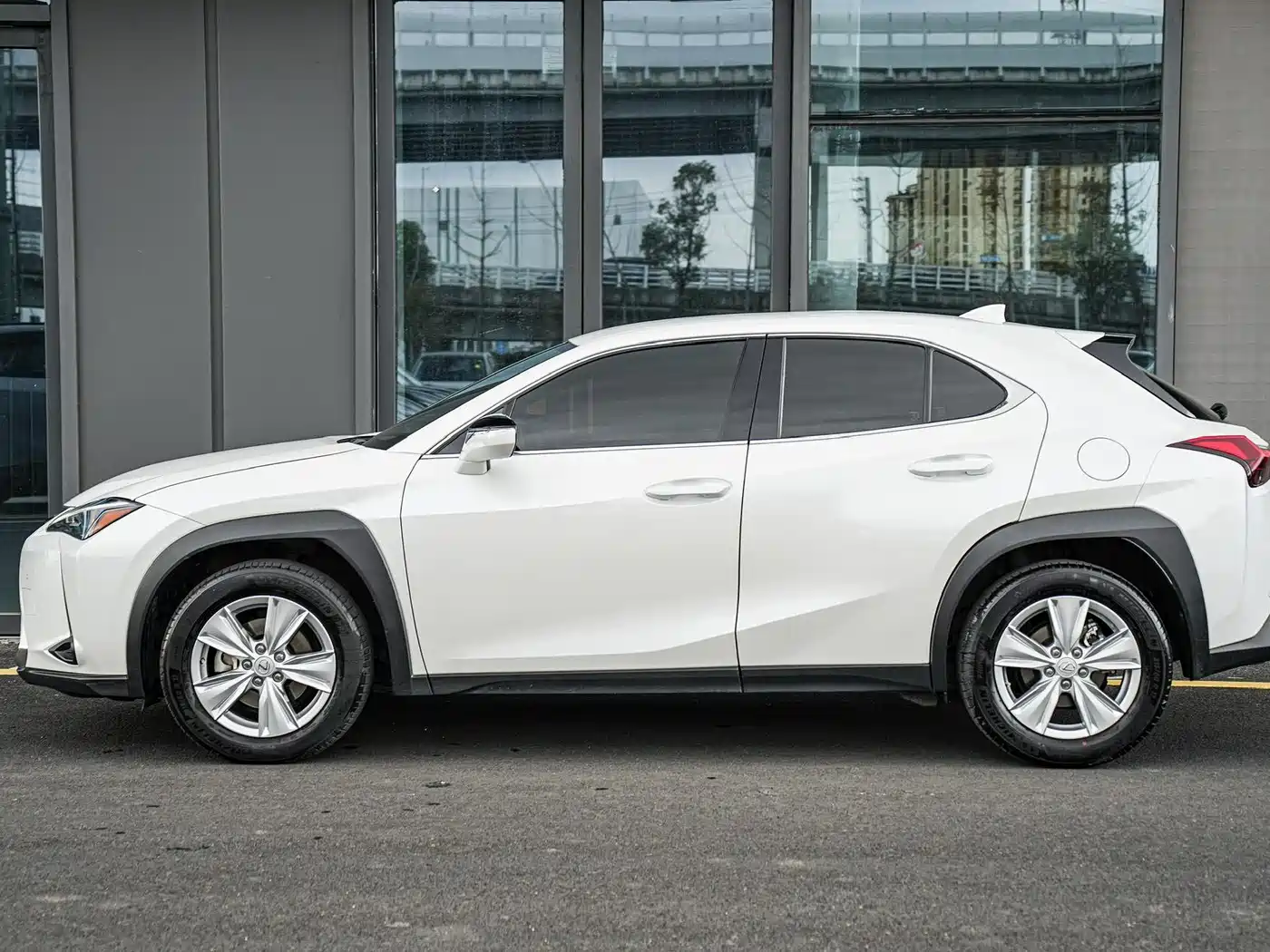 Lexus UX 2022 260h Cool Edition фото 7