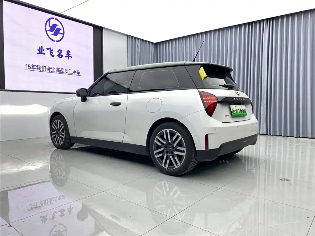 MINI Electric MINI COOPER 2025 2025 Model 456km COOPER E Classic