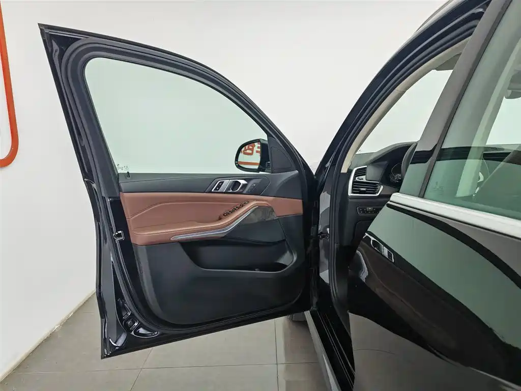 BMW X5 (Import) 2019 xDrive40i M Sport Package фото 8
