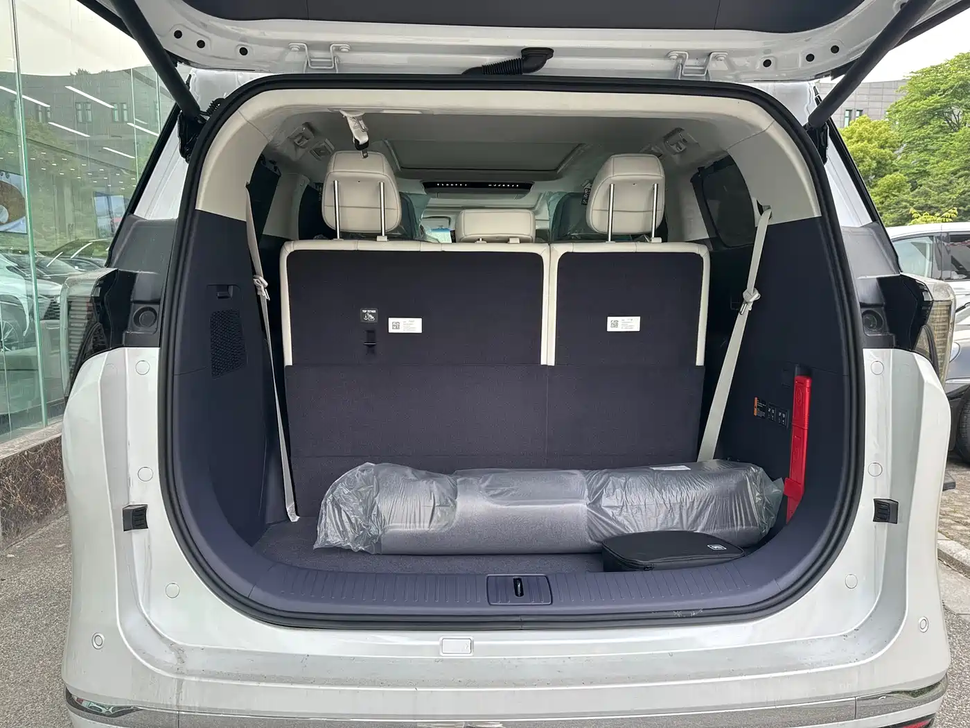 Buick GL8 2026 Luzun Luxury Edition фото 15