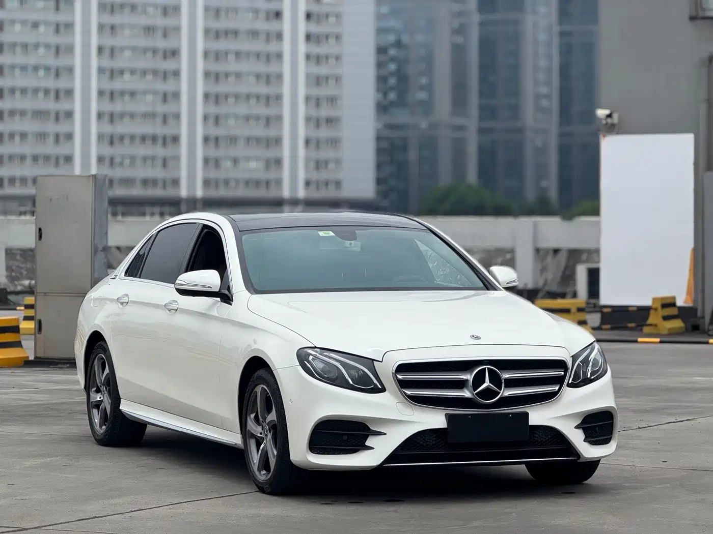 Mercedes-Benz E-Class 2019 E 300 L Sport Luxury фото 2