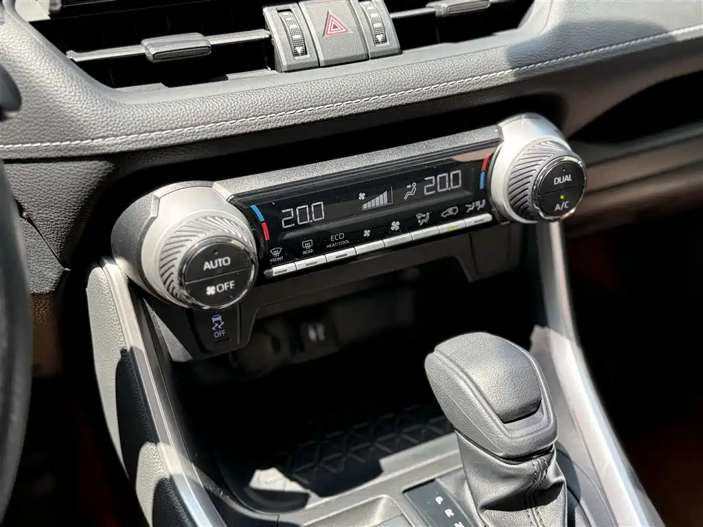Toyota RAV4 Rongfang 2022 Hybrid 2.5L E-CVT 2WD Elite Edition фото 33