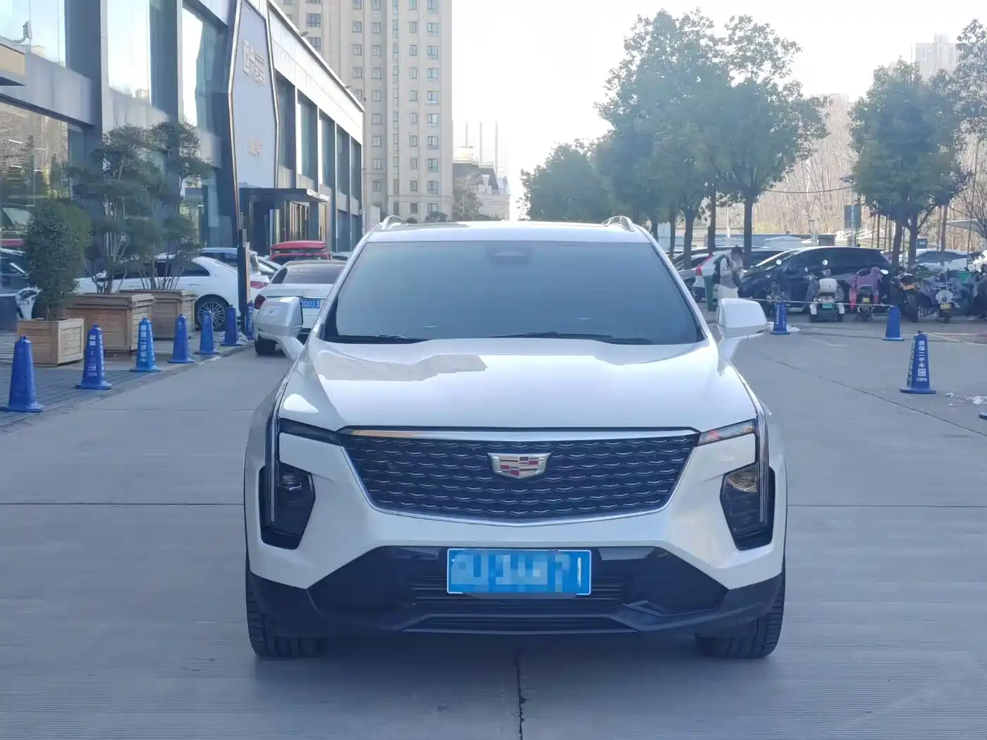 Cadillac XT4 2024 28T 2WD Premium фото 2