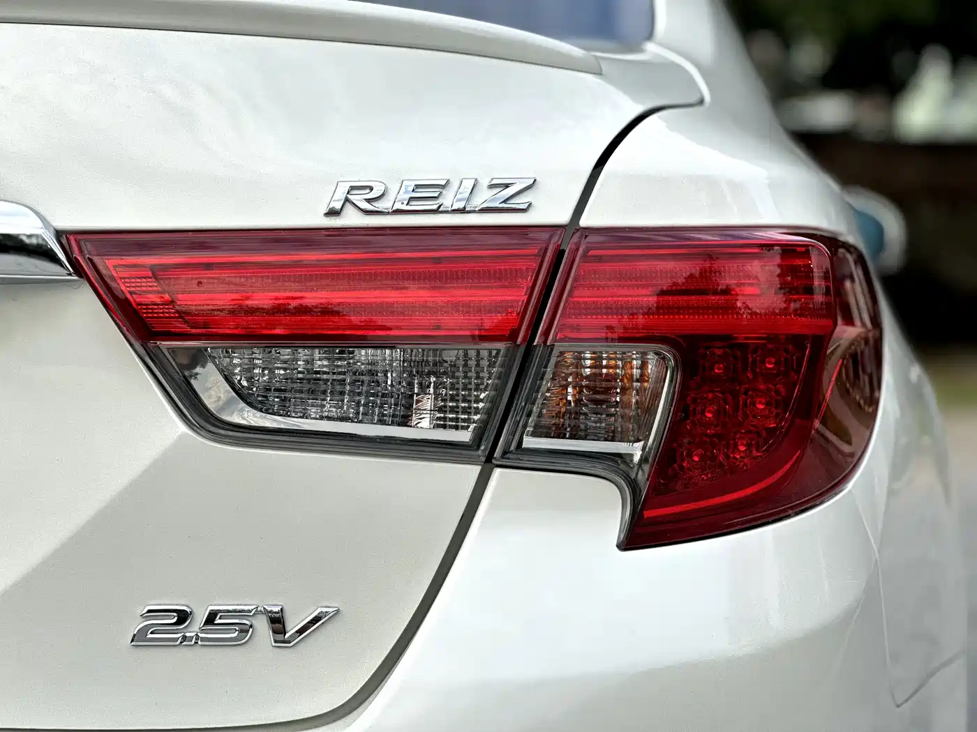 Toyota Reiz 2013 2.5V Premium Edition фото 24