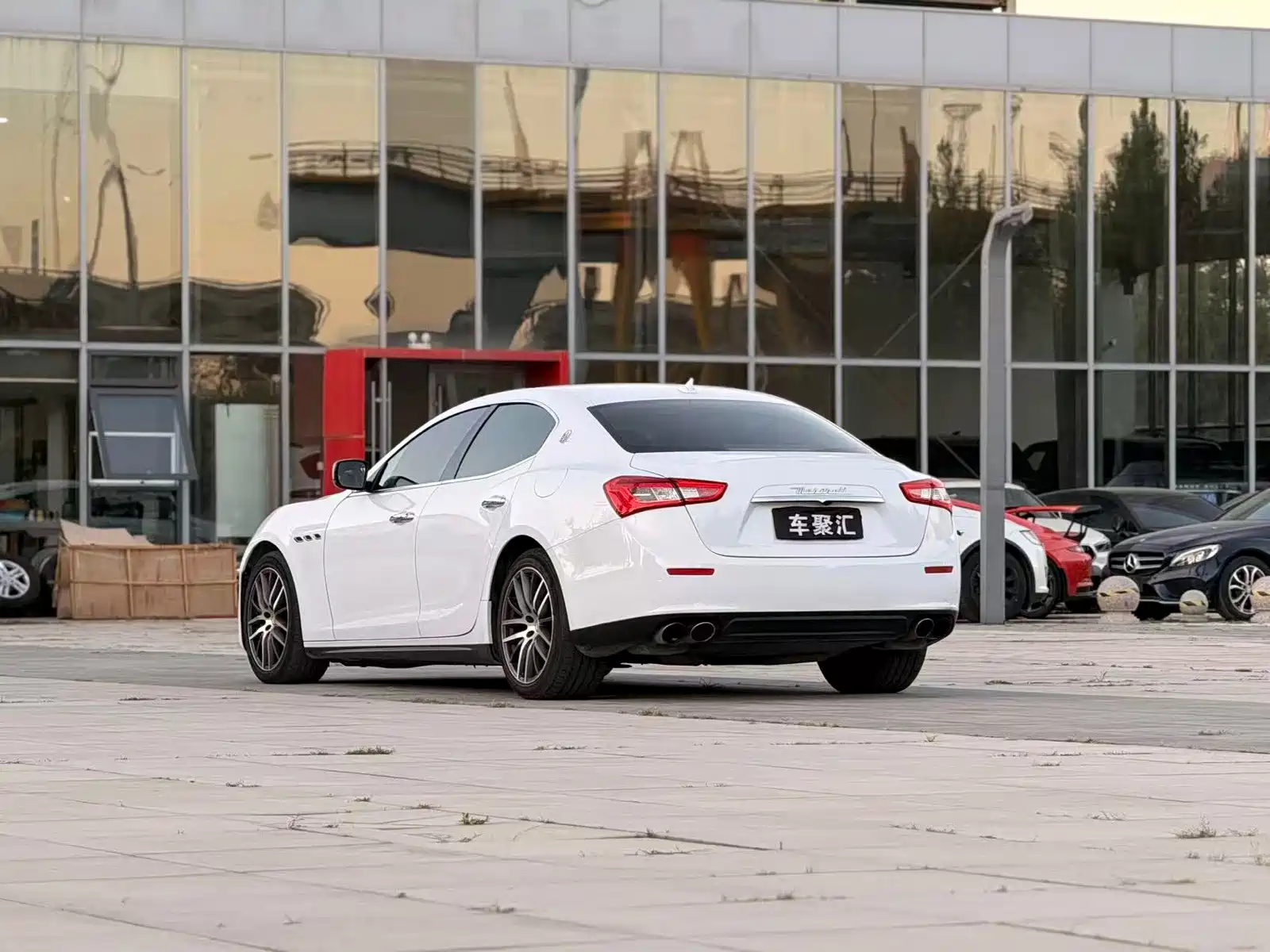 Photo 11 - Maserati Ghibli
