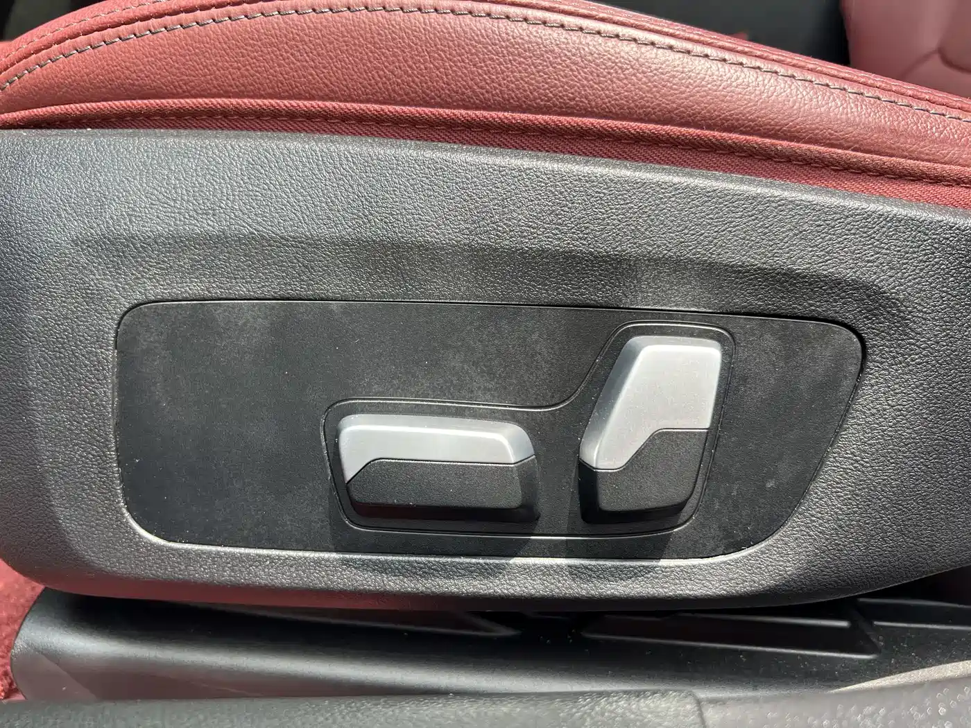 BMW 3 Series 2023 325Li M Sport Black Night Package фото 22