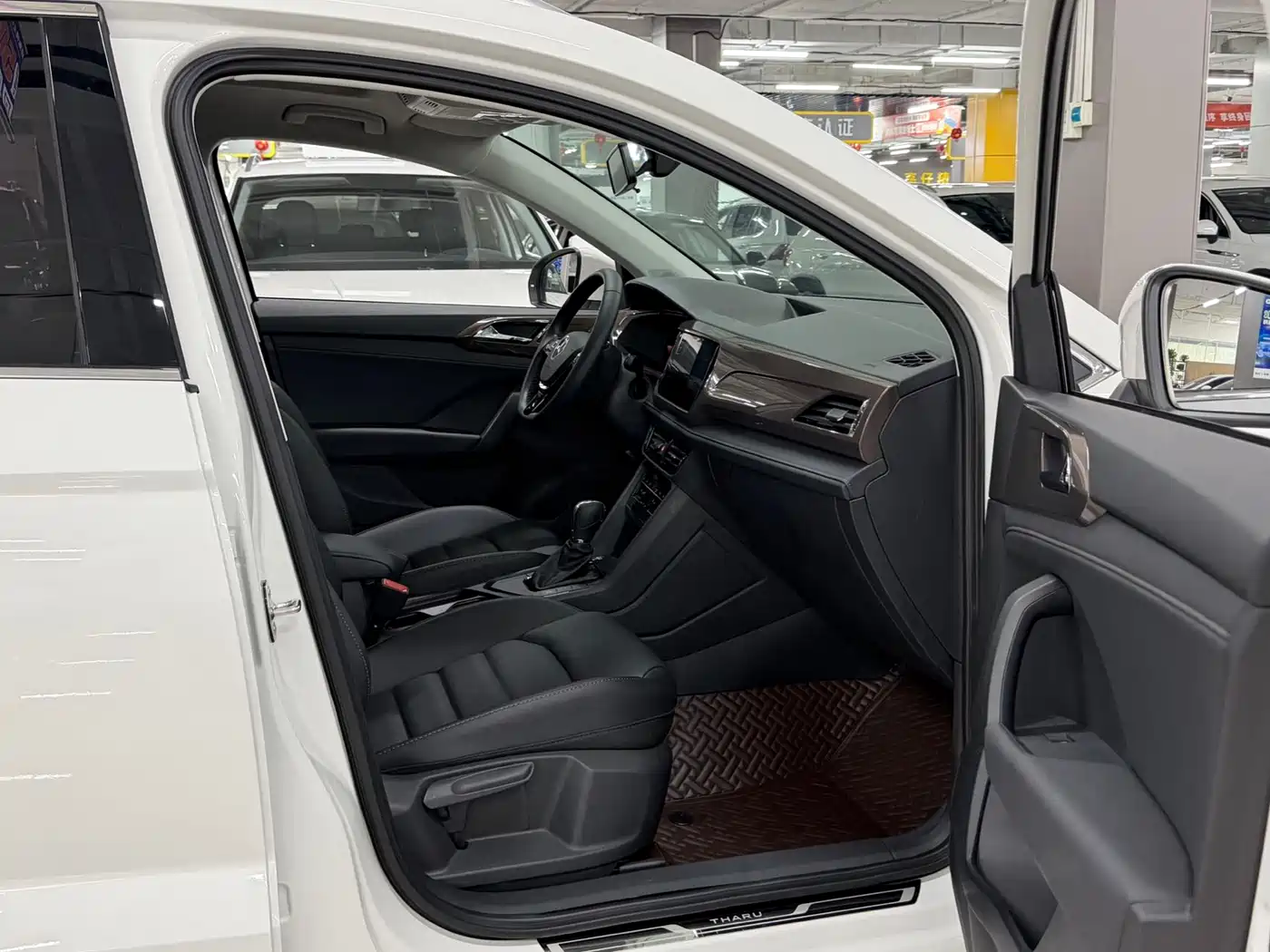 Volkswagen Tharu 2022 280TSI FWD Luxury Edition фото 13