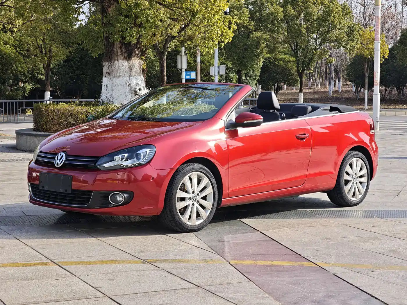 Volkswagen Golf (Import) 2012 1.4TSI Luxury Convertible Edition