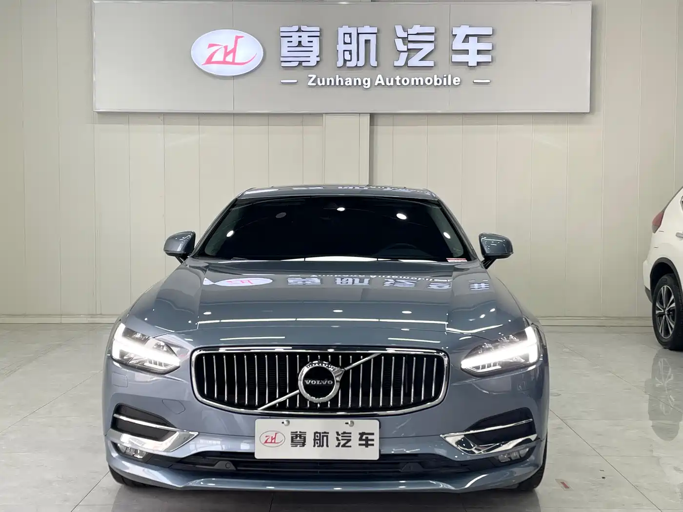 Фото 3 - Volvo S90